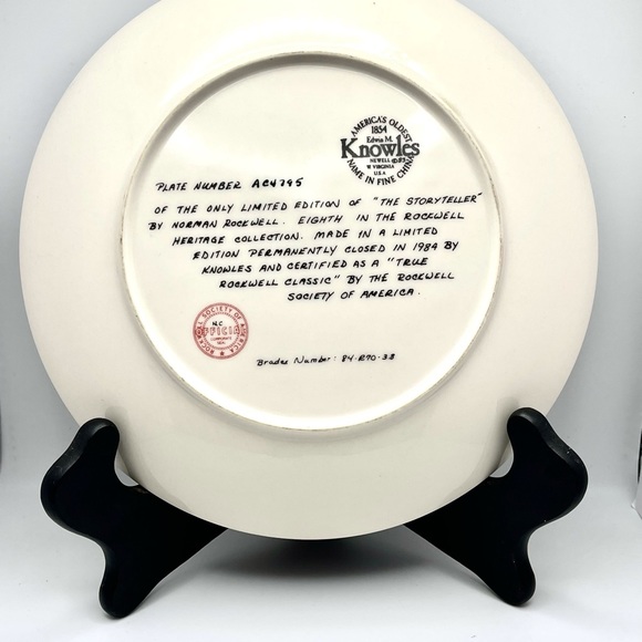 Norman Rockwell “The Storyteller” plate w/display - Picture 2 of 3